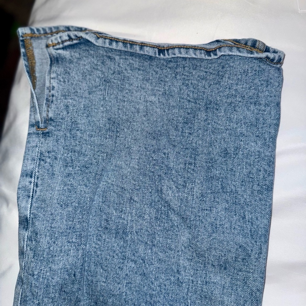 Old Navy High Rise Flare Jeans - Picture 6 of 6